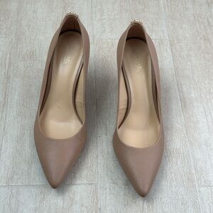 Michael Kors Tan Pumps